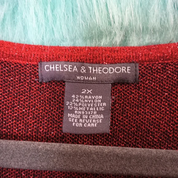 Chelsea and Theodore Red and Black Sparkly Long Half Sleeve Top Size 2X - Picture 7 of 7